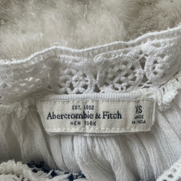 Cold shoulder top - Picture 4 of 4